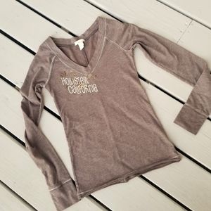 S Hollister mocha V neck top